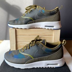 Nike Air Max Thea Army Green Camo With Blue Women’s Size 8.5 Made in Indonesia.